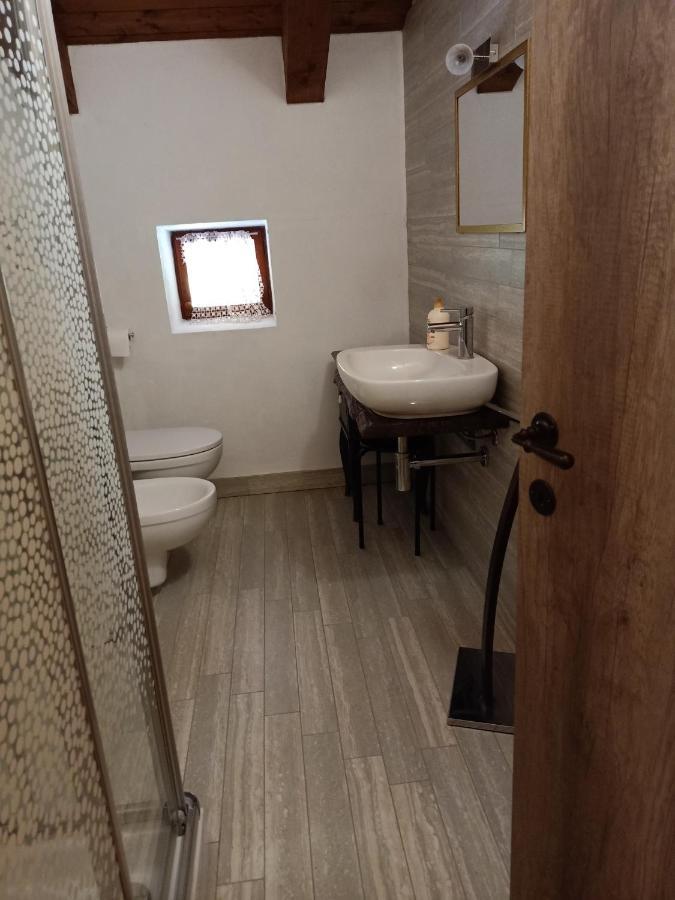 Апартаменти Vite Dipinte 1 Bilocale In Langa Новело Екстер'єр фото