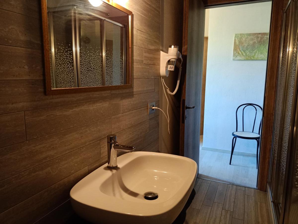Апартаменти Vite Dipinte 1 Bilocale In Langa Новело Екстер'єр фото
