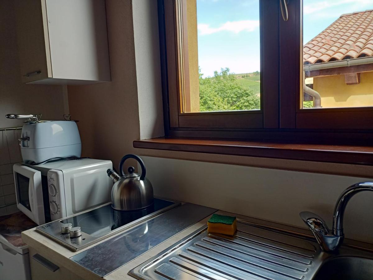 Апартаменти Vite Dipinte 1 Bilocale In Langa Новело Екстер'єр фото
